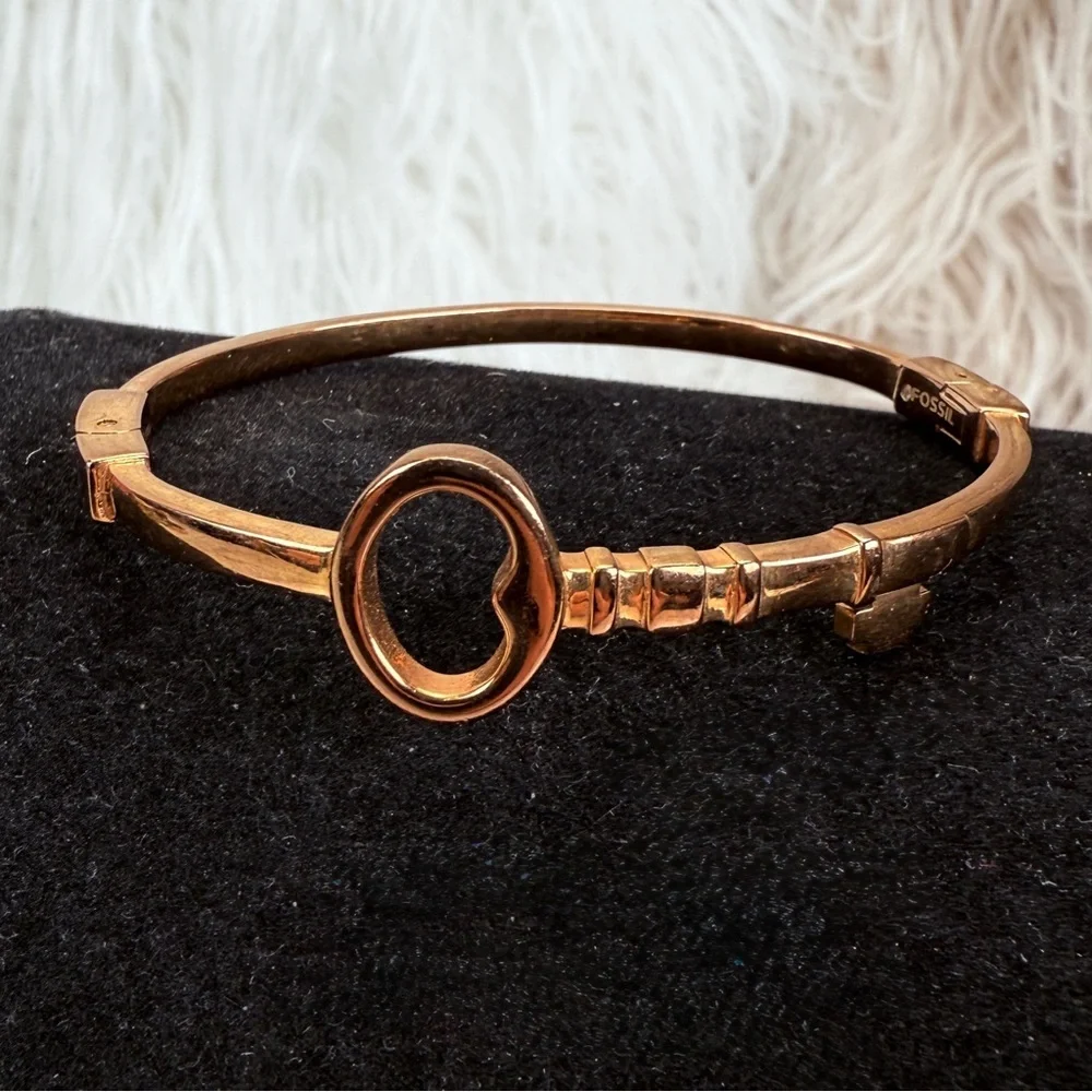 Vintage Coppertone Key Bangle Bracelet